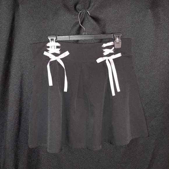 Romwe black mini skirt with pink ribbon laces and side zipper - Picture 1 of 4